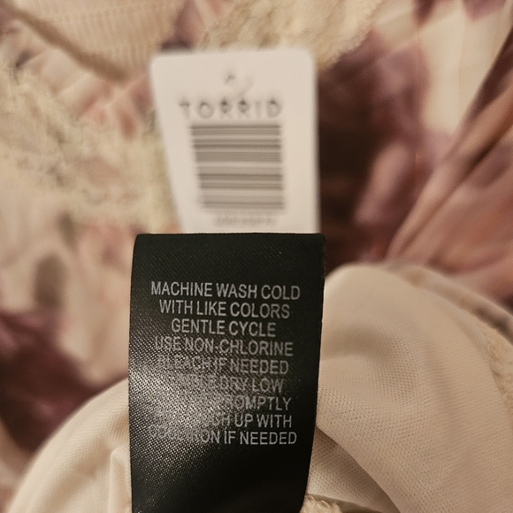 NWT Torrid Blouse - Picture 4 of 5
